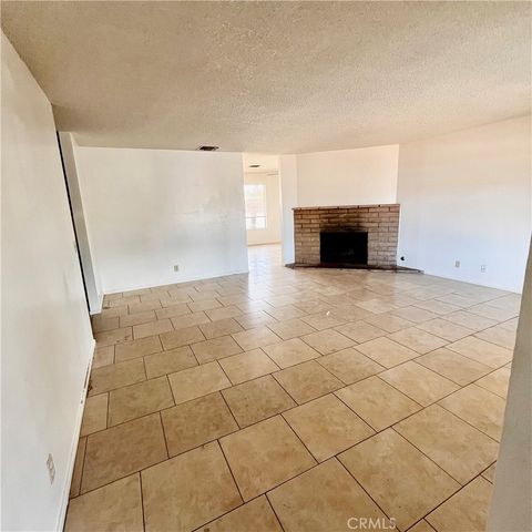 15375 Cheyenne Road, Apple Valley, CA 92307