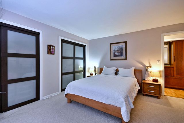 2 N Dee Road 203, Park Ridge, IL 60068