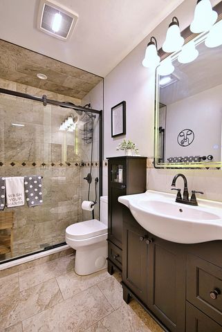 2 N Dee Road 203, Park Ridge, IL 60068