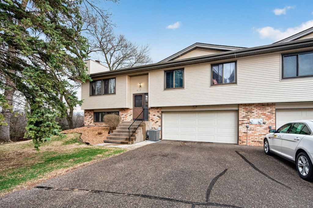 818 Sherwood Road, Shoreview, MN 55126 — exterior