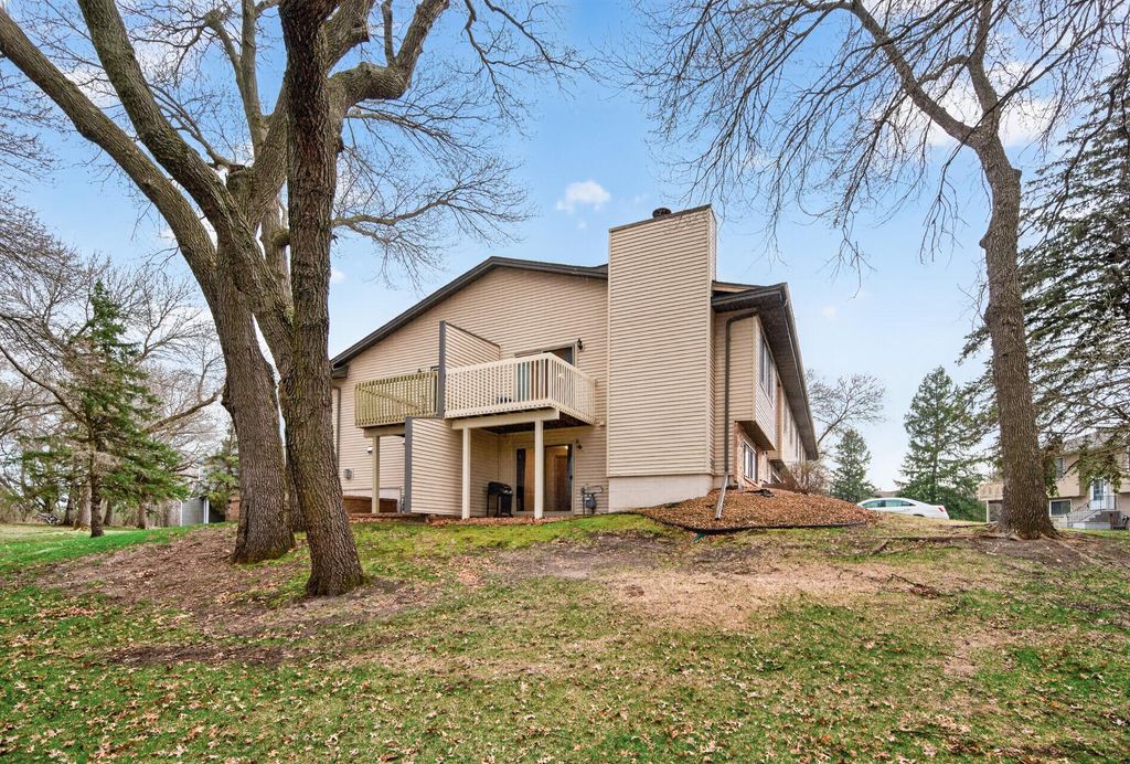 818 Sherwood Road, Shoreview, MN 55126 — photo 3