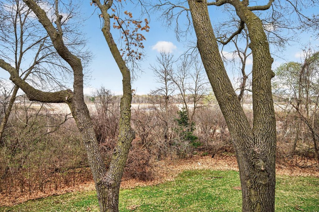 818 Sherwood Road, Shoreview, MN 55126 — photo 5