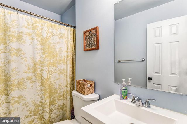 10326 MOCKINGBIRD POND CT, Burke, VA 22015