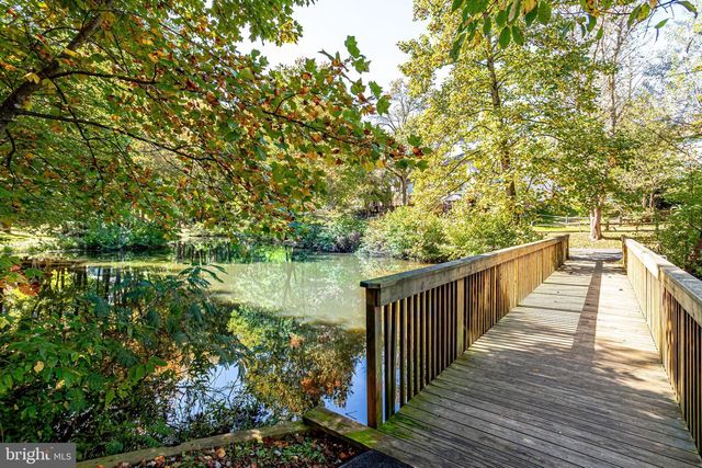 10326 MOCKINGBIRD POND CT, Burke, VA 22015