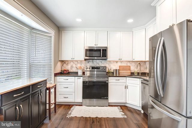 10326 MOCKINGBIRD POND CT, Burke, VA 22015