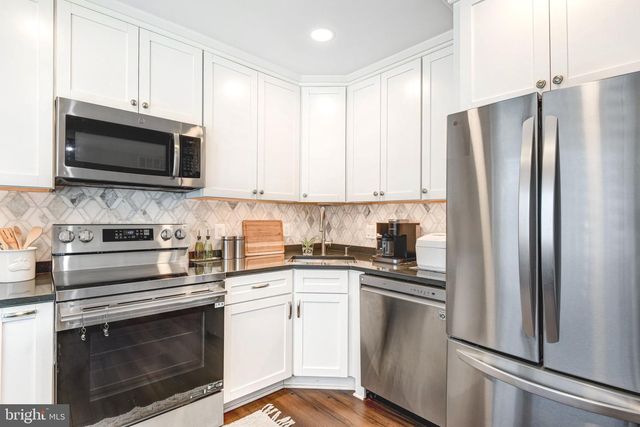 10326 MOCKINGBIRD POND CT, Burke, VA 22015