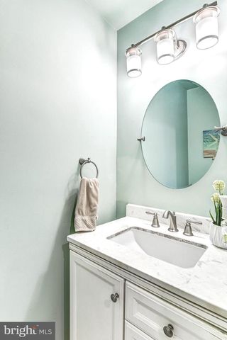 10326 MOCKINGBIRD POND CT, Burke, VA 22015