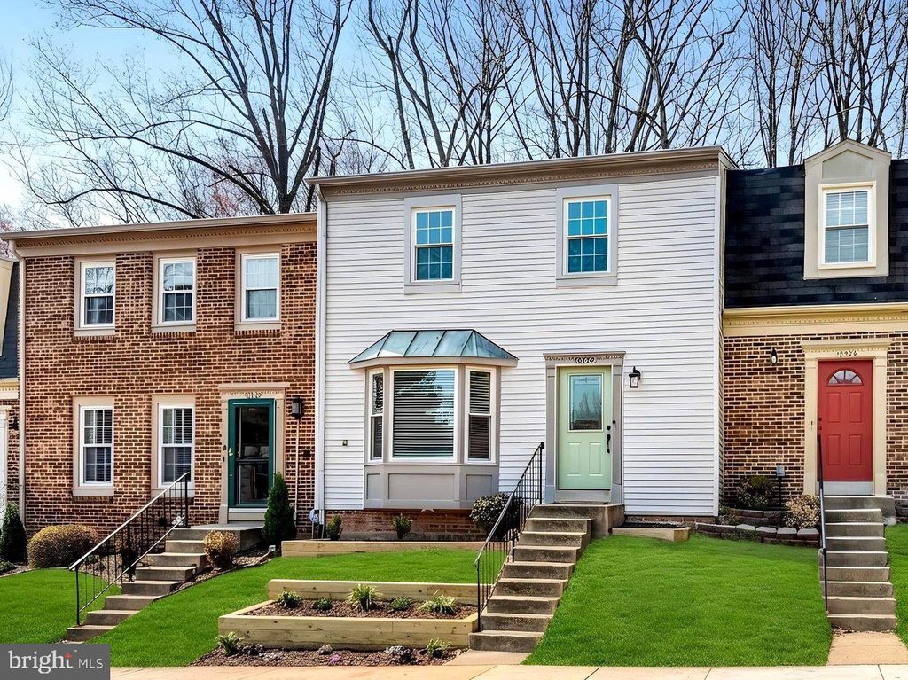 10326 MOCKINGBIRD POND CT, Burke, VA 22015