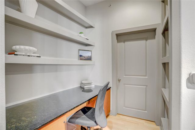 1901 Post Oak Boulevard 4303, Houston, TX 77056