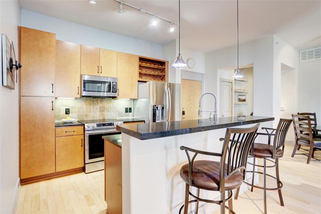 1901 Post Oak Boulevard 4303, Houston, TX 77056