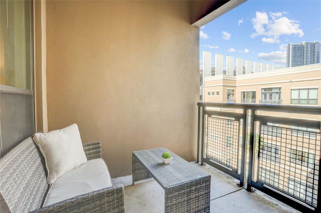 1901 Post Oak Boulevard 4303, Houston, TX 77056