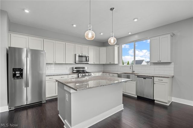36392 Capri Lane, North Ridgeville, OH 44039