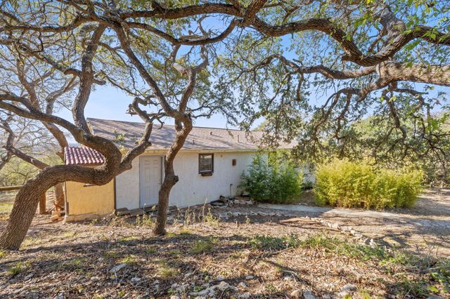 220 Harmon Hills RD, Dripping Springs, TX 78620