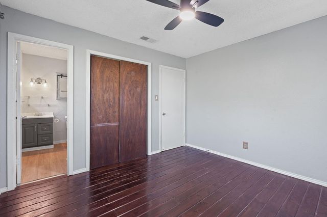 220 Harmon Hills RD, Dripping Springs, TX 78620