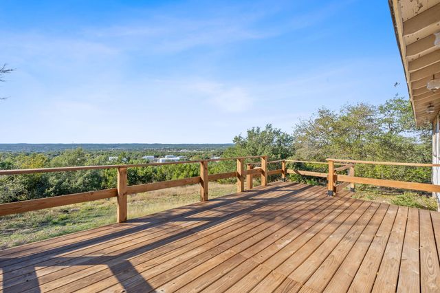 220 Harmon Hills RD, Dripping Springs, TX 78620