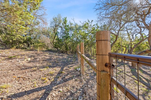 220 Harmon Hills RD, Dripping Springs, TX 78620
