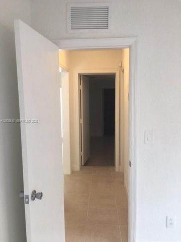 805 NE 138th St, North Miami, FL 33161