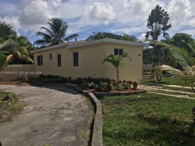 805 NE 138th St, North Miami, FL 33161