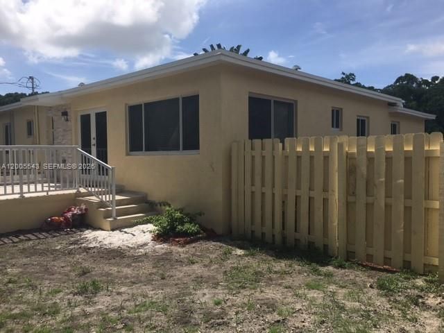 805 NE 138th St, North Miami, FL 33161