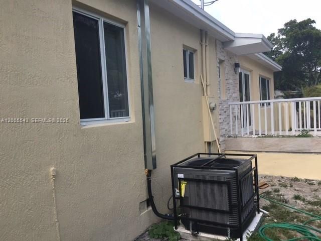 805 NE 138th St, North Miami, FL 33161