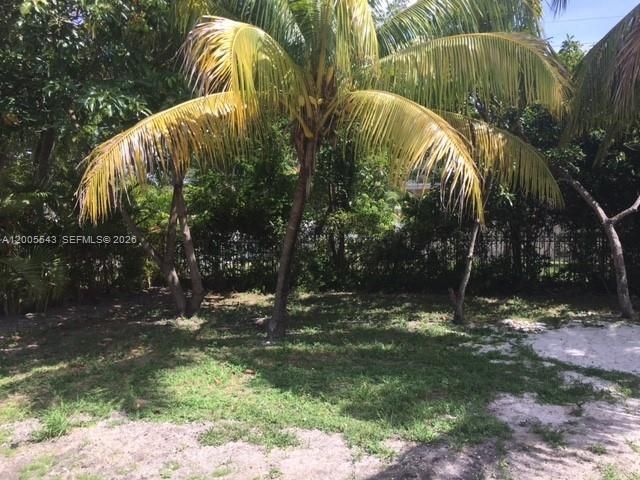 805 NE 138th St, North Miami, FL 33161