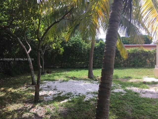 805 NE 138th St, North Miami, FL 33161