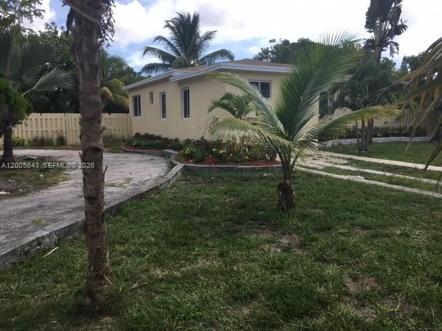 805 NE 138th St, North Miami, FL 33161