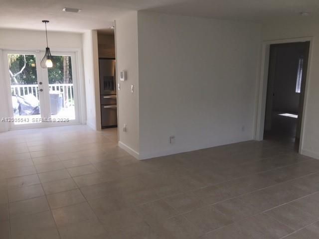 805 NE 138th St, North Miami, FL 33161