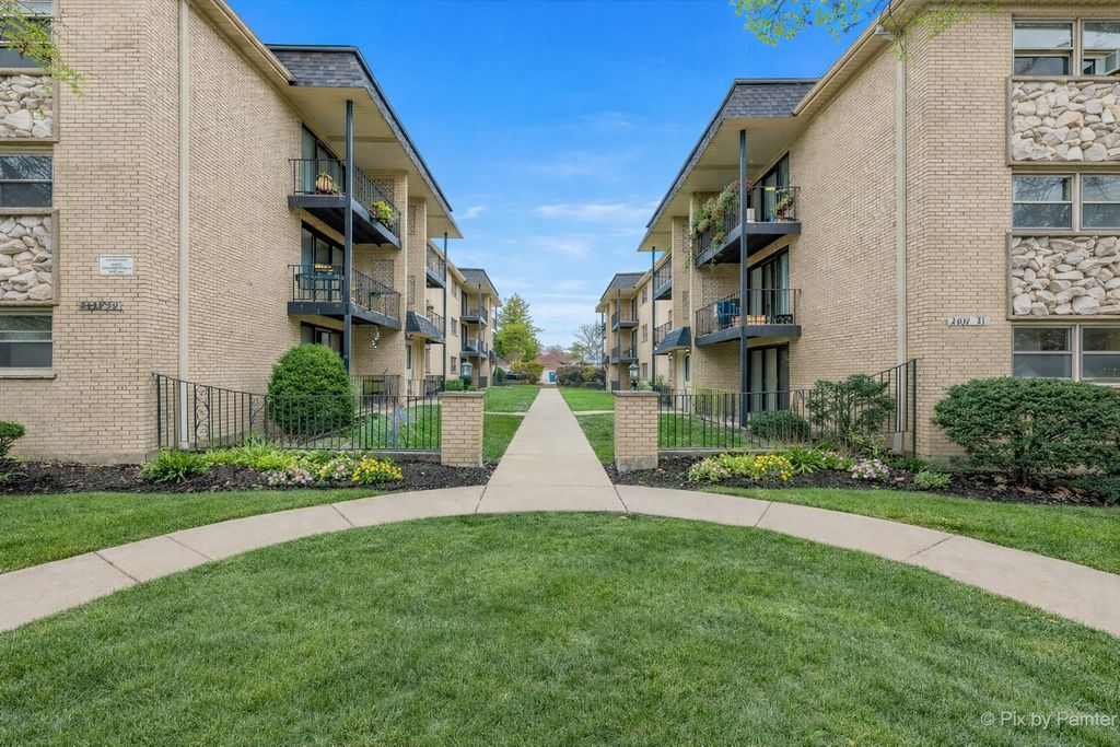 2037 N Harlem Avenue 1W, Chicago, IL 60707