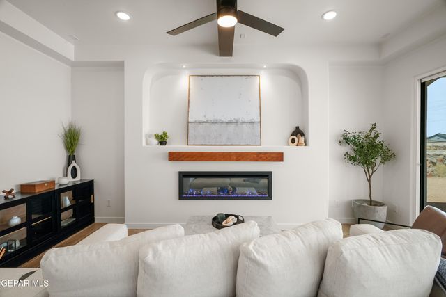 532 Paseo Simple Place, Horizon City, TX 79928