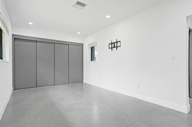 6700 E TROPICAL Way 1, Plantation, FL 33317