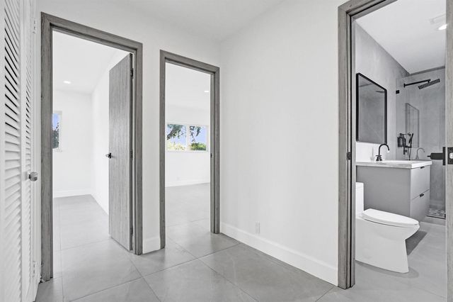 6700 E TROPICAL Way 1, Plantation, FL 33317
