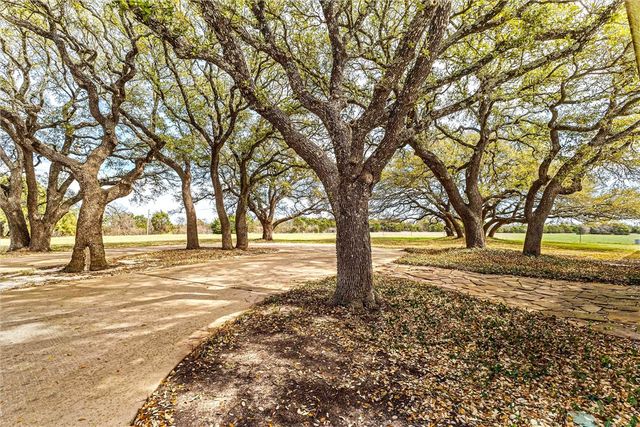 13755 N Lone Star Parkway, Valley Mills, TX 76689