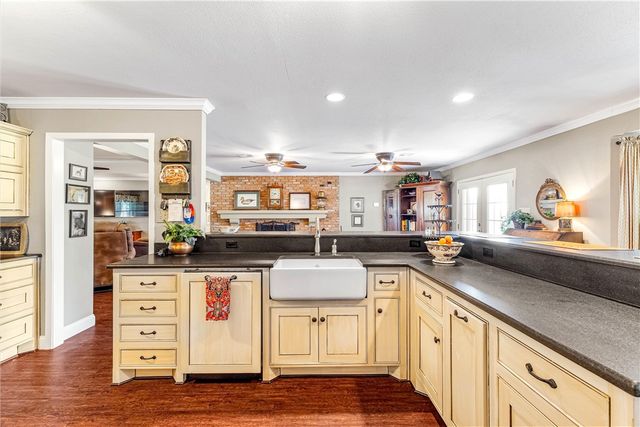 13755 N Lone Star Parkway, Valley Mills, TX 76689