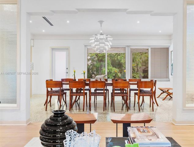 445 Minorca Ave, Coral Gables, FL 33134