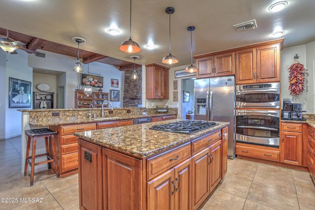 8340 N Lee Trevino Drive, Tucson, AZ 85742