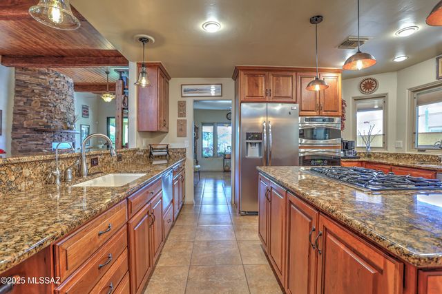 8340 N Lee Trevino Drive, Tucson, AZ 85742