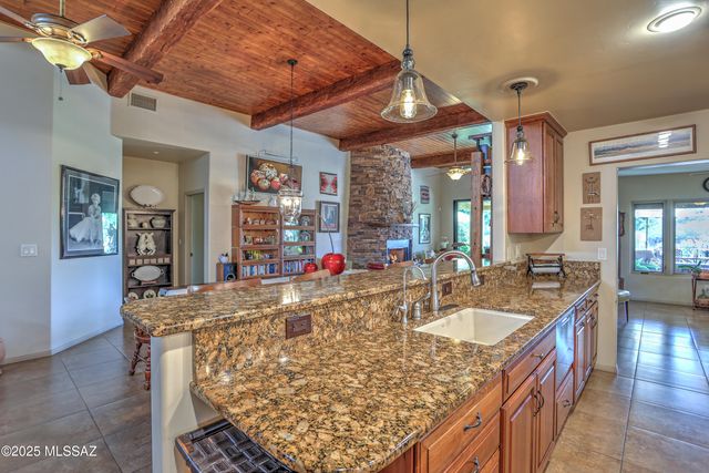 8340 N Lee Trevino Drive, Tucson, AZ 85742