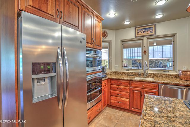 8340 N Lee Trevino Drive, Tucson, AZ 85742