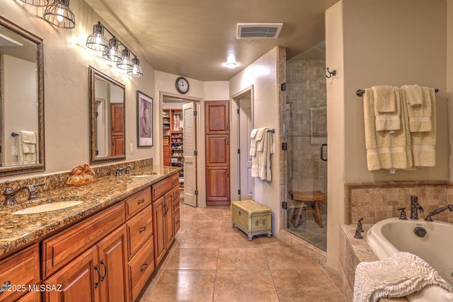 8340 N Lee Trevino Drive, Tucson, AZ 85742