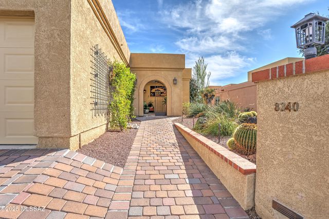 8340 N Lee Trevino Drive, Tucson, AZ 85742