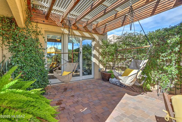 8340 N Lee Trevino Drive, Tucson, AZ 85742