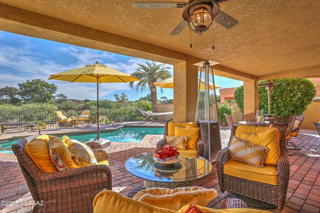 8340 N Lee Trevino Drive, Tucson, AZ 85742