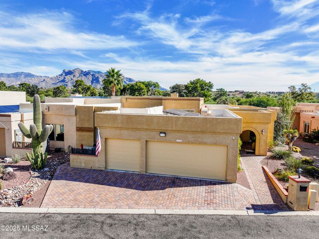 8340 N Lee Trevino Drive, Tucson, AZ 85742