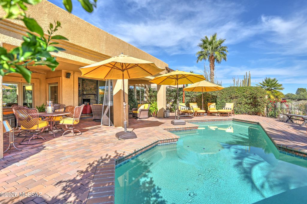 8340 N Lee Trevino Drive, Tucson, AZ 85742