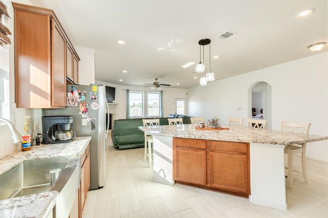 707 Burr Oak, Richwood, TX 77531