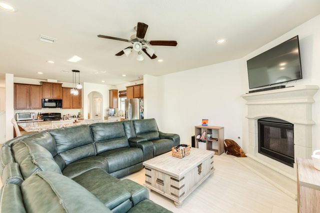 707 Burr Oak, Richwood, TX 77531