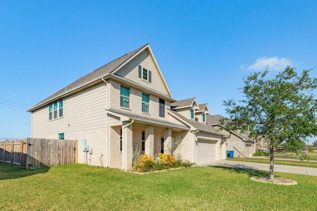 707 Burr Oak, Richwood, TX 77531