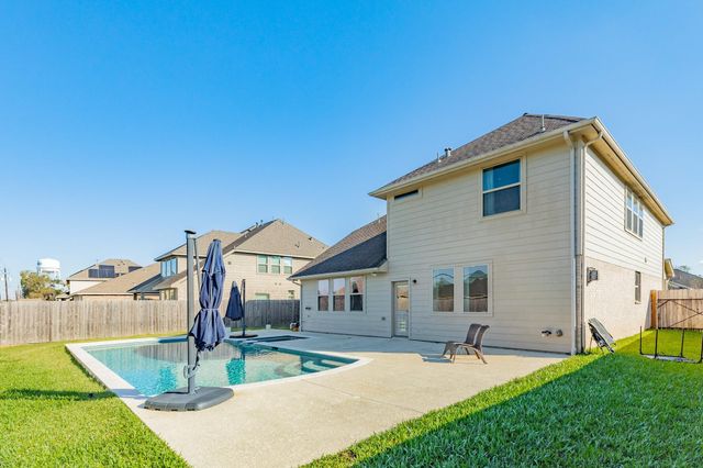 707 Burr Oak, Richwood, TX 77531