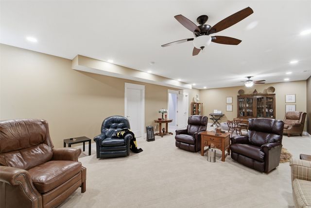 1708 Timberview Drive, Norwalk, IA 50211